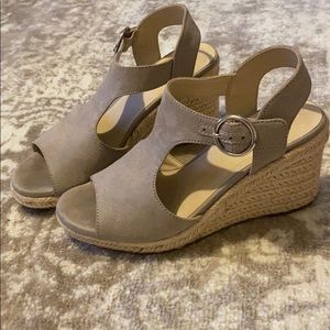 Women’s sandals